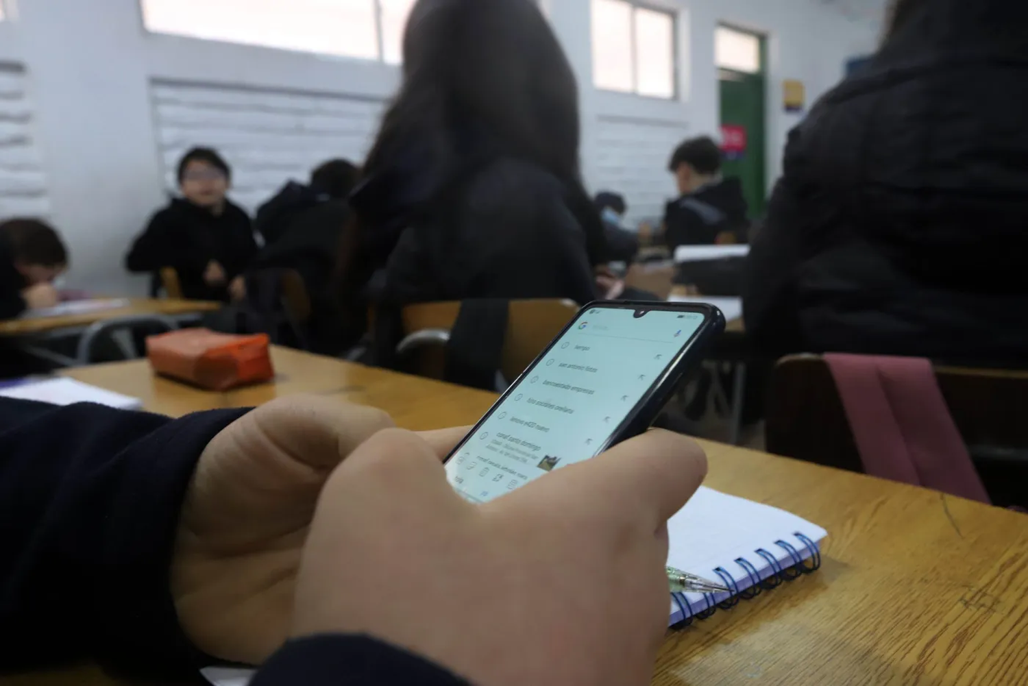 Proponen que las escuelas secundarias entrerrianas concienticen sobre el uso crítico de las nuevas tecnologías