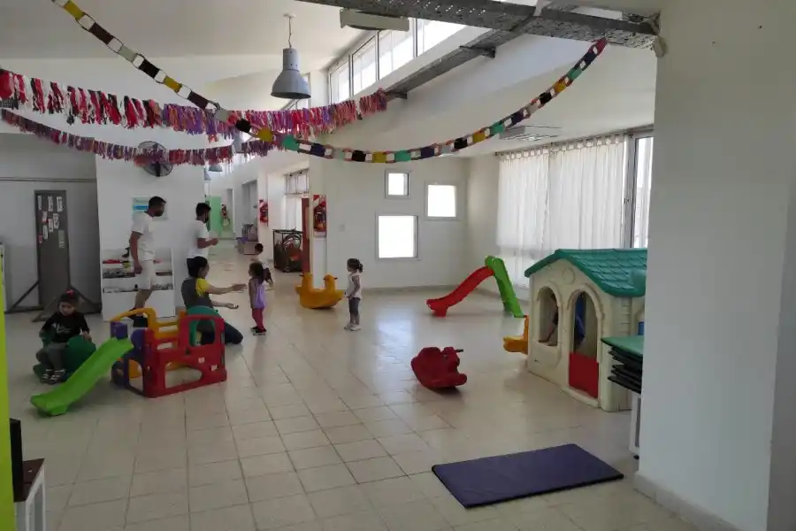 Con una inversión que supera los 1.700 millones de pesos, la provincia fortalece los espacios para la primera infancia