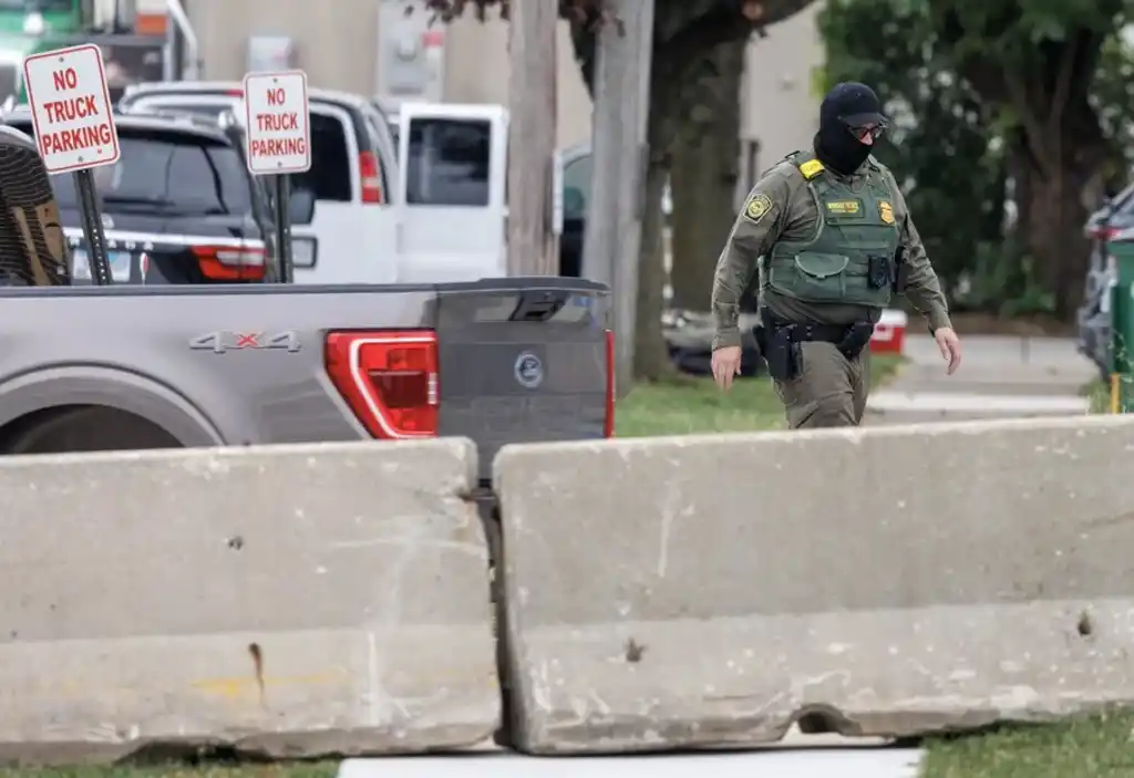 Un agente del ICE en EE.UU. EFE