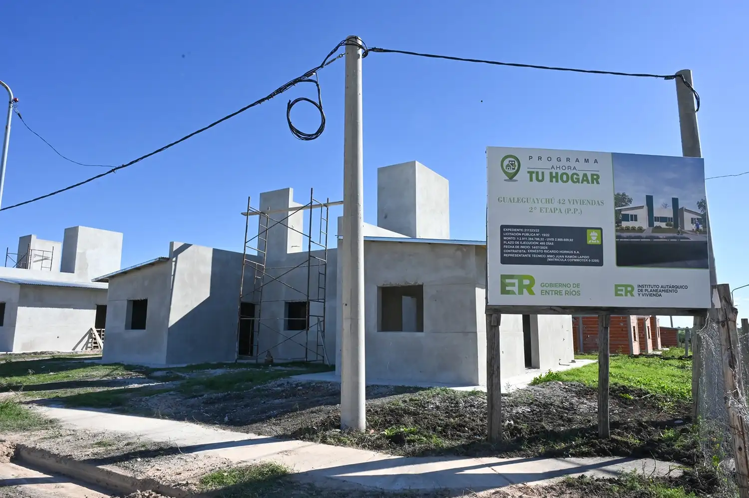 El Gobernador aseguró que finalizará la construcción de 79 viviendas de IAPV en Gualeguaychú