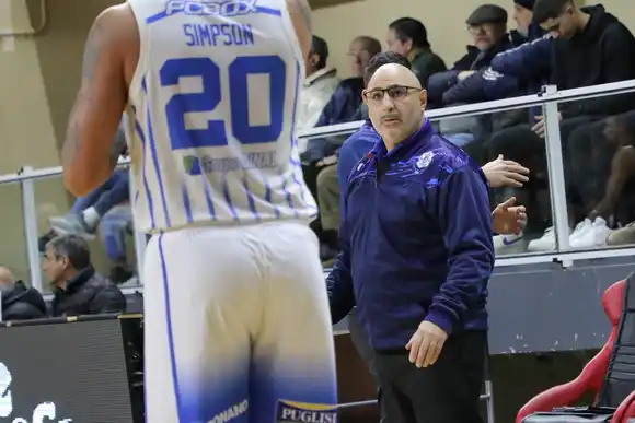 Peñarol se trae un partido de Corrientes