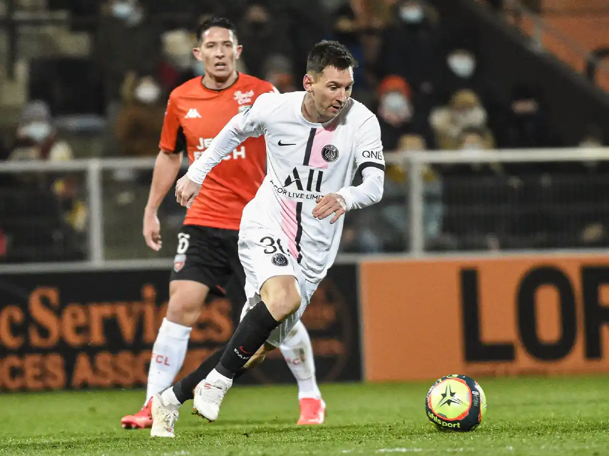 El PSG de Messi, con gol de Icardi, rescató un empate agónico
