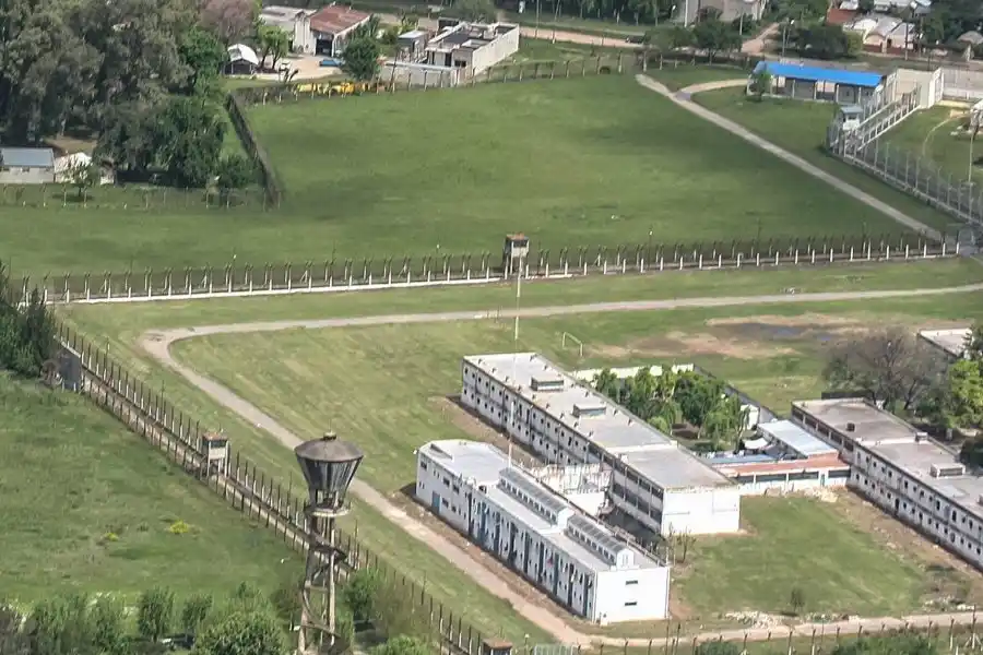 Inhibidores de señal en la cárcel de Las Flores: estiman que en un mes estarán listos los estudios de factibilidad