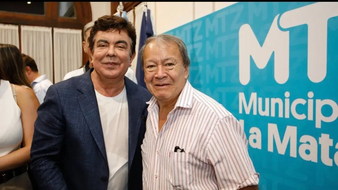 Meses atrás, Flores sorprendió al dar el salto político hacia las filas del Intendente Espinoza, a quien siempre había cuestionado.