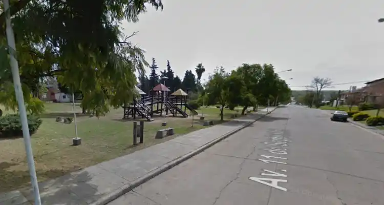 Intentaron robarle la moto en la Plaza de la Amistad