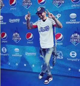 Luis Fernando Borjas saludó a su llegada al derby del jonrón Pepsi.