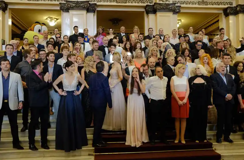 "Es un orgullo presentar la temporada en el Teatro Colón"