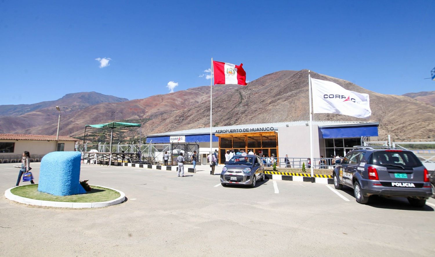 El gobierno peruano concesionará otros ocho aeropuertos