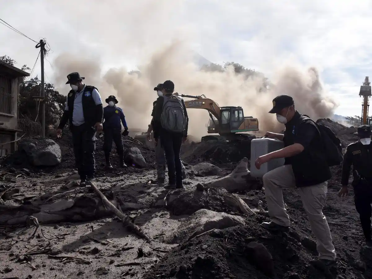 El volcán de Fuego sigue sin dar tregua en Guatemala