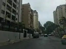 A PUÑALADAS joven de 23 años es asesinada por su novio en apartamento en La California