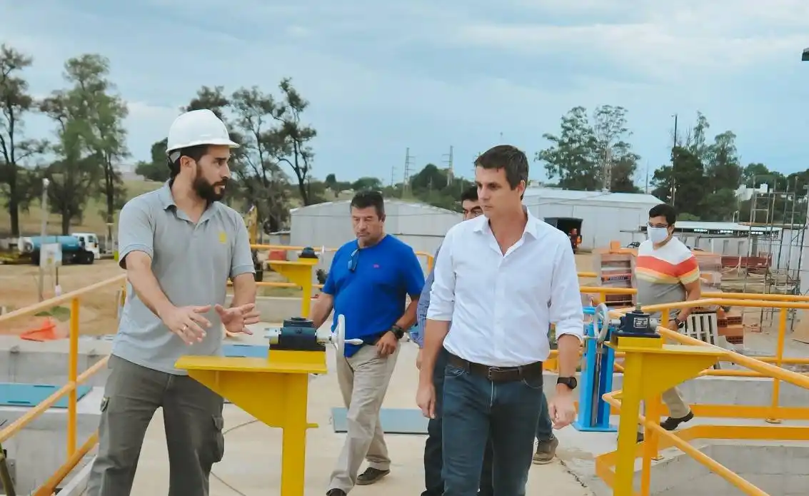 Cresto comenzó el año recorriendo obras financiadas por ENOHSA