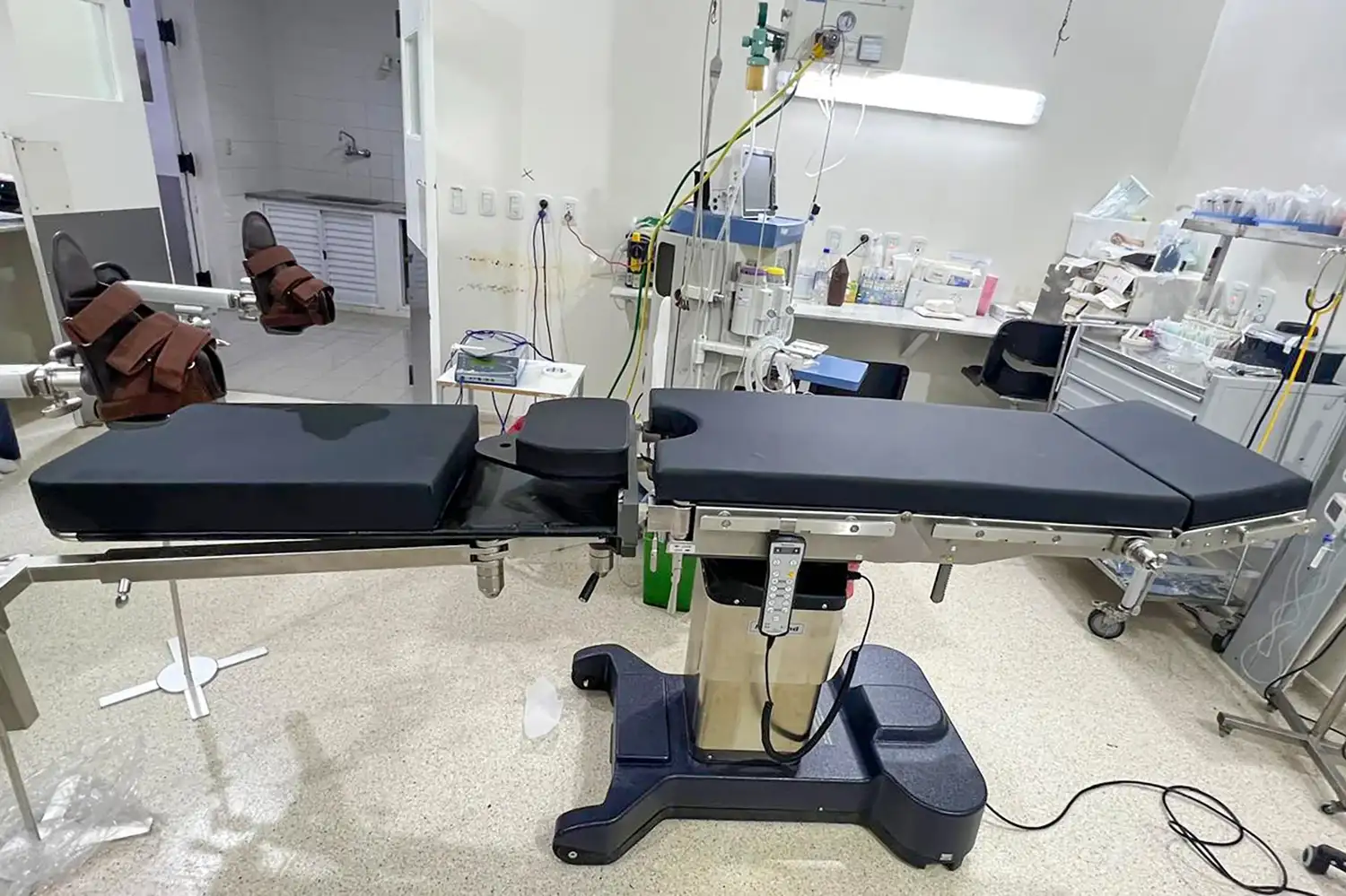El Hospital San Antonio incorporó una moderna mesa de cirugía con una inversión de más de $42 millones