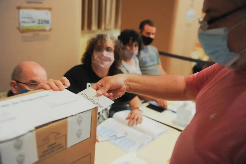 El porcentaje de votación proyectado fue de alrededor del 72 por ciento.