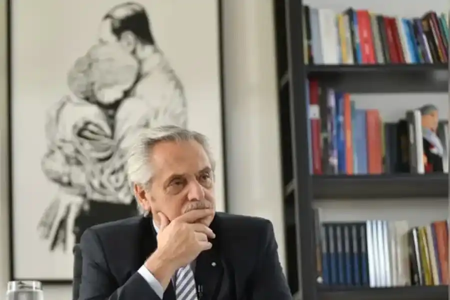 Alberto Fernández quiere prohibir la difusión de sus videos y que se eliminen los que se publicaron