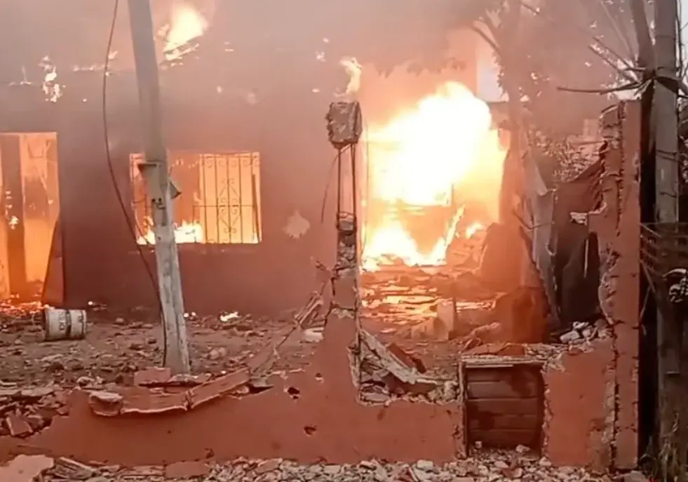 Tensión y violencia en Florencio Varela: mataron a dos jóvenes y vecinos incendiaron una casa señalada como búnker narco