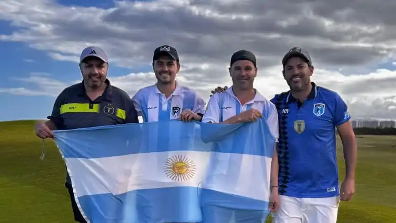 Sandoval, Popovich, Marcos Ghezzi y Loustau; los cuatro argentinos del podio general y senior.