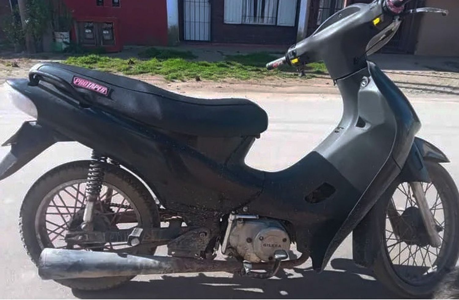 Sustrajeron cuatro motocicletas