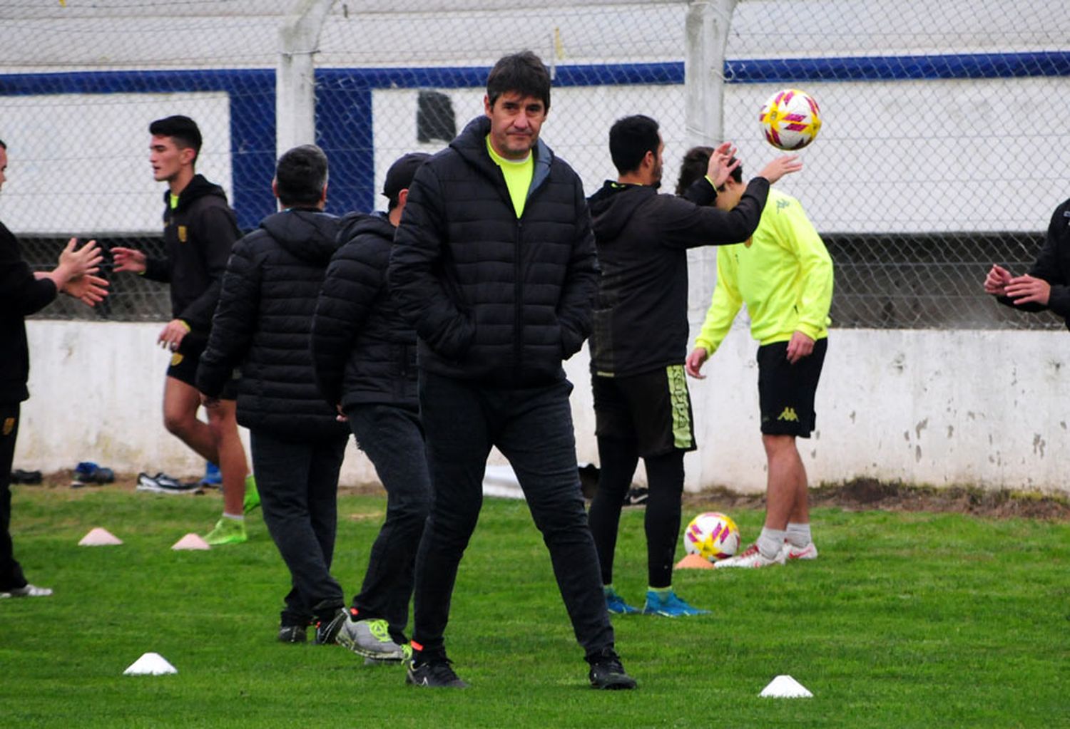 Santamarina puso en marcha un nuevo ciclo con Quiroz como técnico