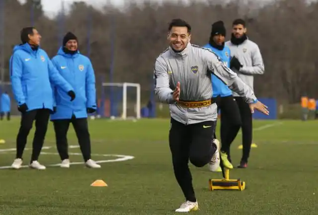 Mauro Zárate se entrenó a la par del plantel y en Boca se ilusionan con su regreso