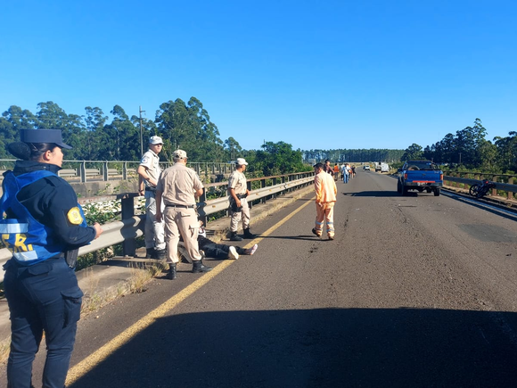 Accidente de tránsito en la Autovía Gervasio Artigas: dos personas hospitalizadas