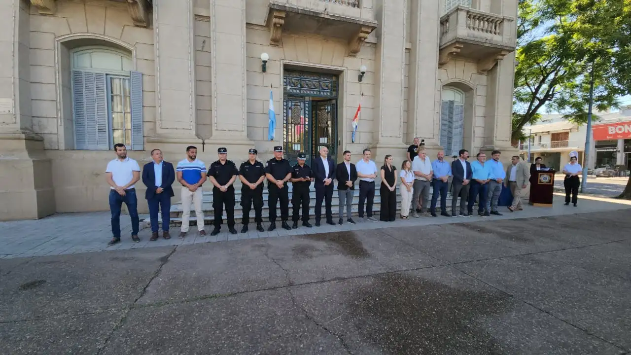 La Provincia entregó 18 nuevas camionetas para patrullaje en el Departamento Castellanos - 2