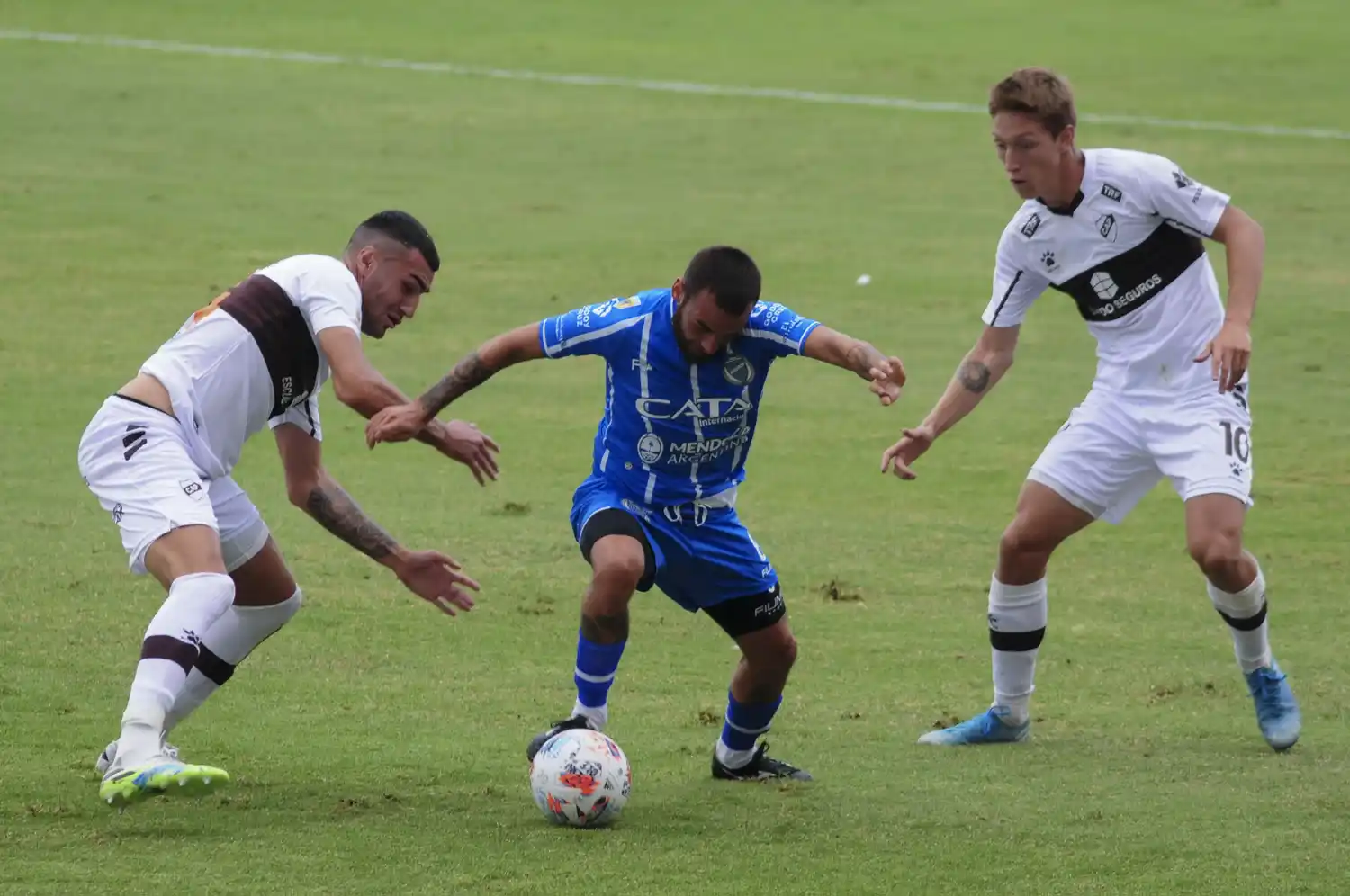 Tesuri imparable: El gualeguaychuense volvió a convertir un golazo