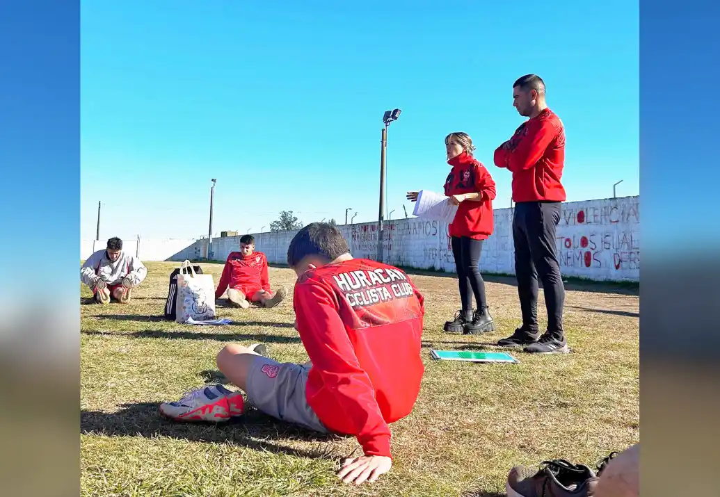 Huracán Ciclista apuesta a la salud mental con una psicóloga en su cuerpo técnico
