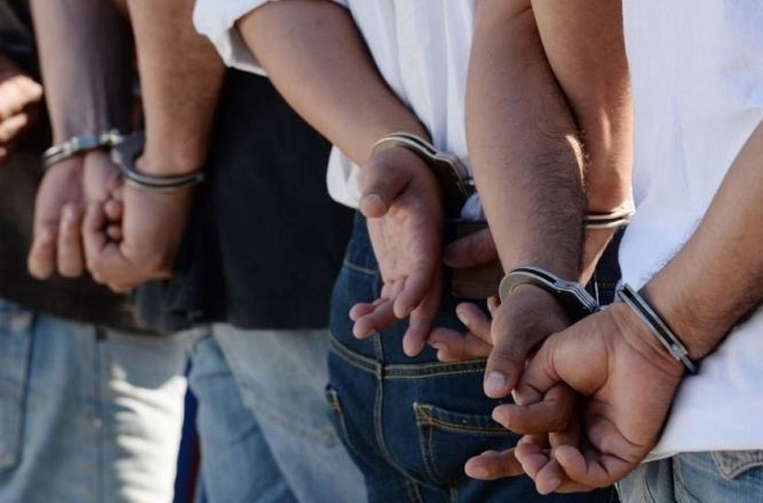Cuatro detenidos tras robar en una librería de la peatonal