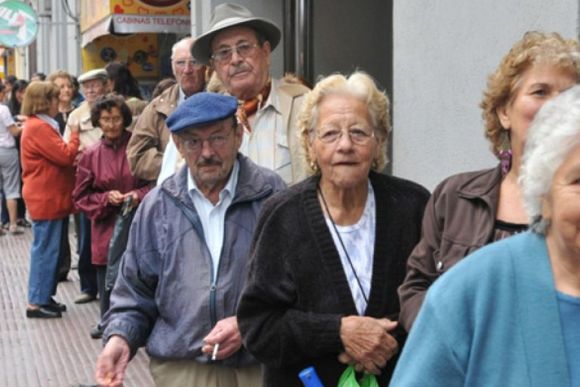 Bono extraordinario: oficializan pago extra para jubilados y pensionados en diciembre