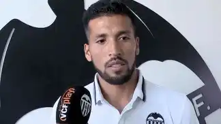 Garay, otros dos jugadores, un delegado y el médico del Valencia tienen coronavirus