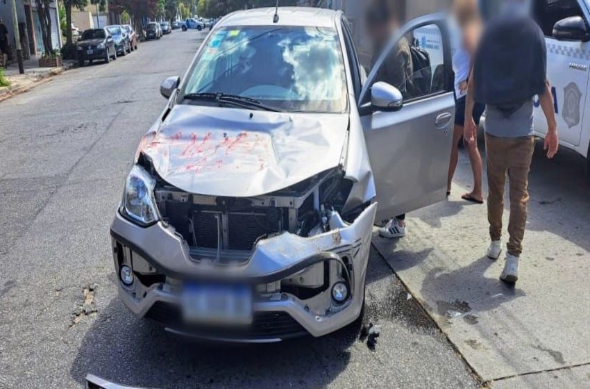 Se descompensó mientras manejaba y chocó: lo trasladaron al HIGA