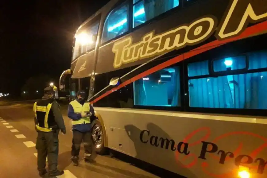 Fue retenido un colectivo de larga distancia por no contar con los permisos de circulación