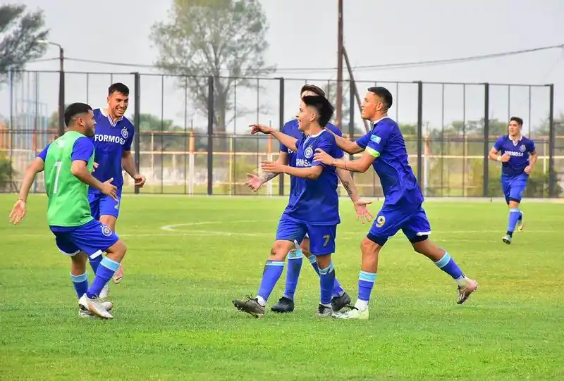 Sol de América festejó
ante Sportivo Las Parejas