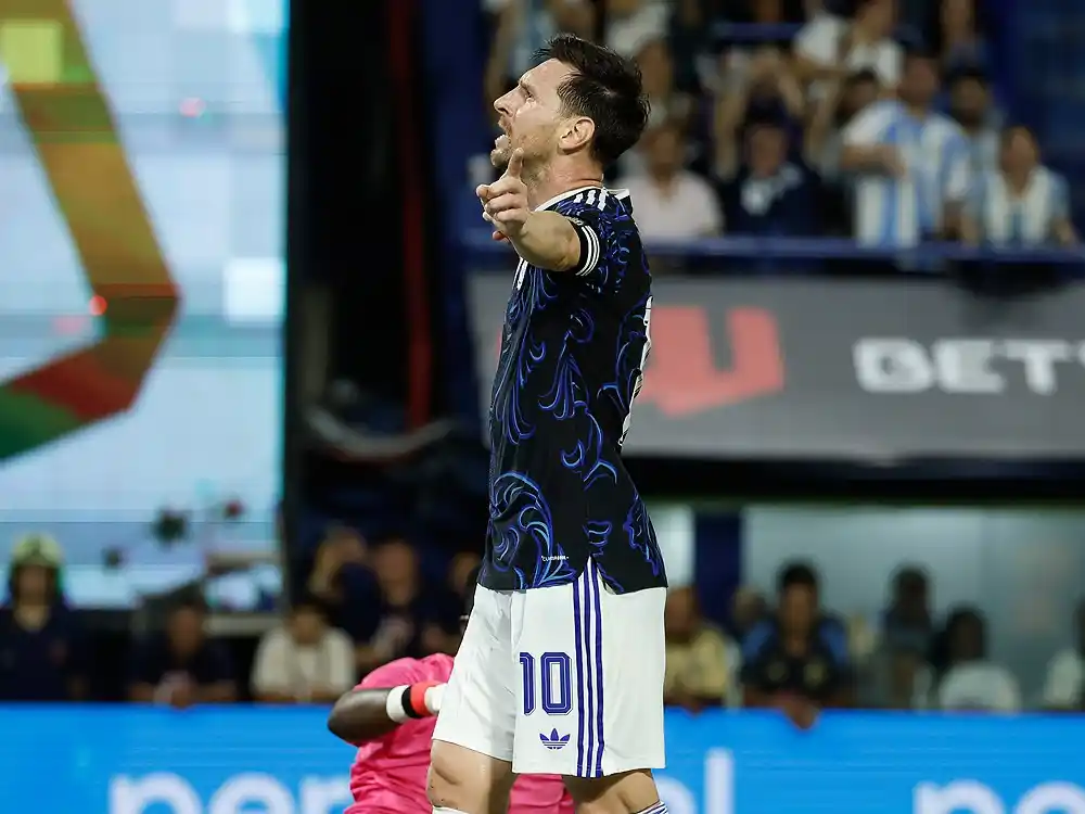 ¿El último baile del diez? Lionel Messi se despidió del suelo argentino y crece la incertidumbre mundialista