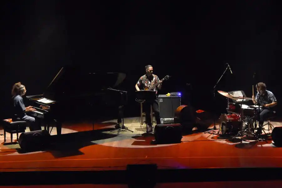 Trío sin tiempo: Tres grandes del jazz llegan a Rafaela