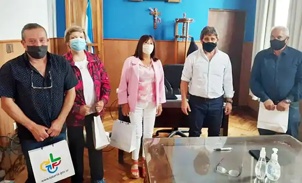 Reconocimiento a municipales que se jubilaron en Lobería