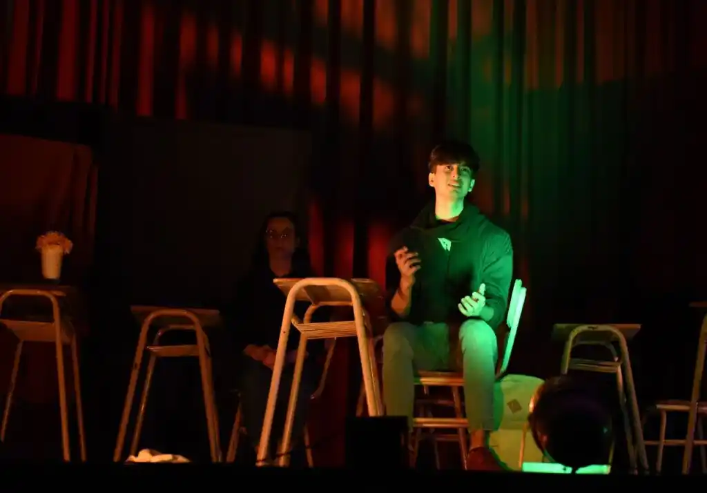 Un fin de semana teatral en Crespo: reapertura del remodelado Salón Municipal con cinco obras