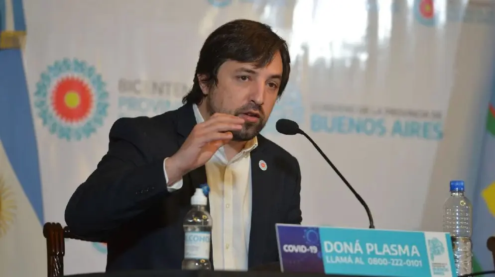 Kreplak: "Me preocupa que Macri se haya ido del país siendo contacto estrecho"