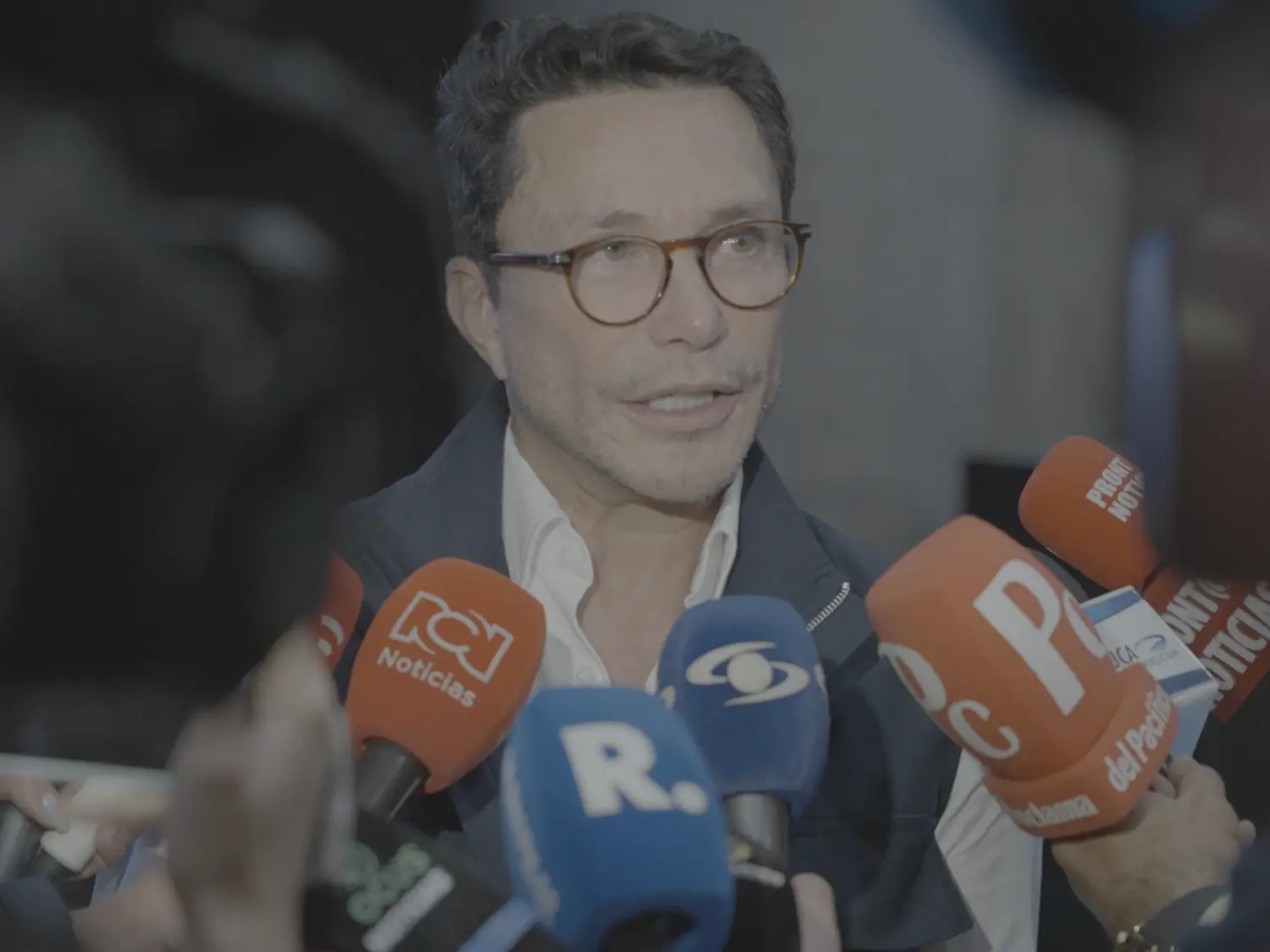 Colombia: El candidato presidencial Carlos Caicedo lanzó su campaña con la propuesta “Estudia y Gana”