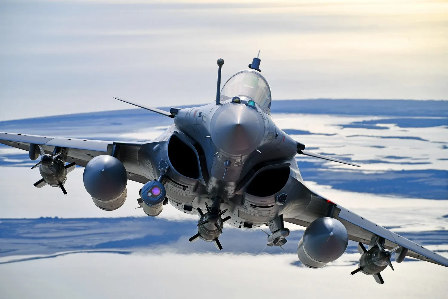 Serbia purchases 12 Rafale fighter jets from Dassault Aviation for 2.7 billion euros