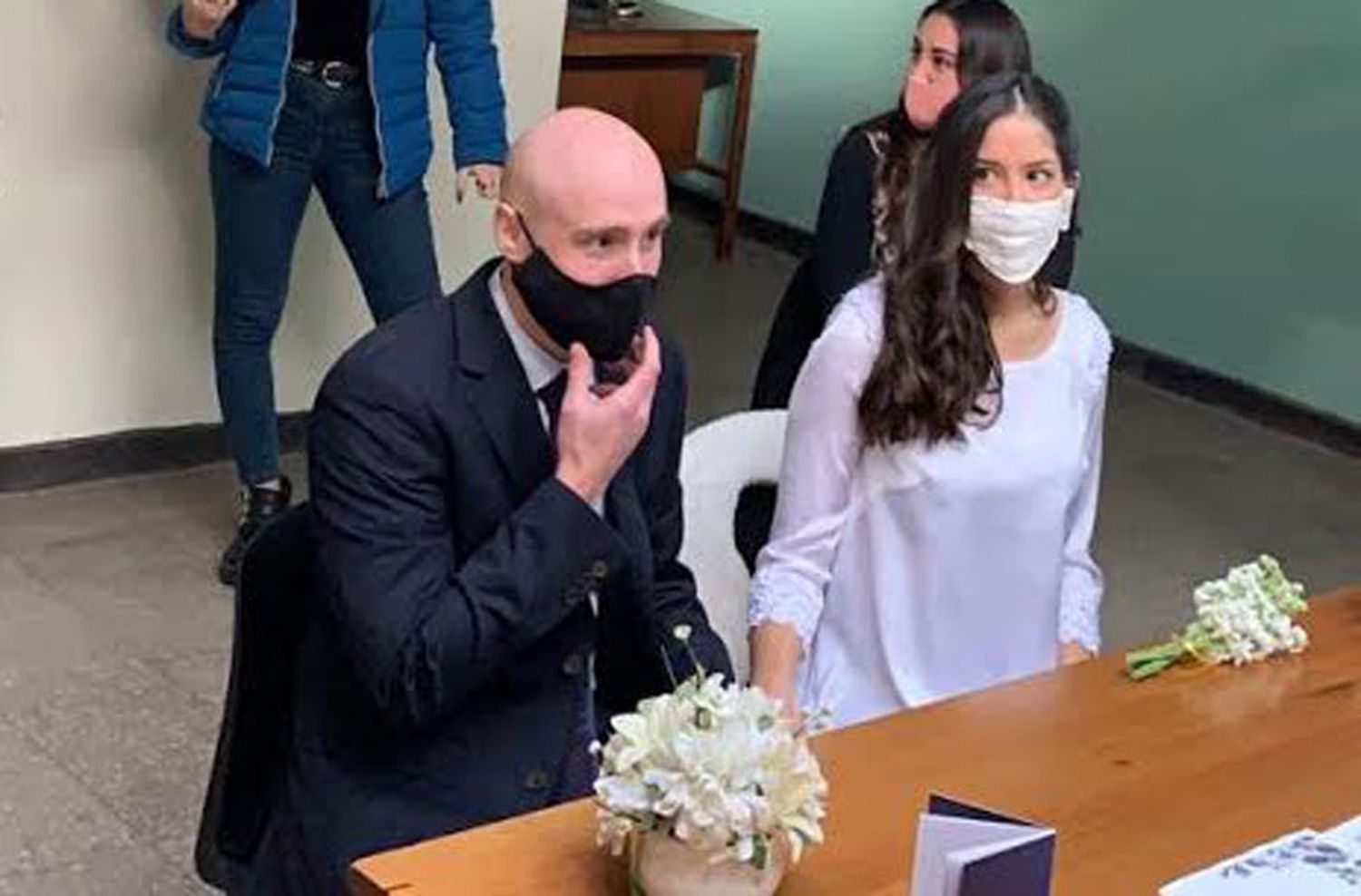 Triunfó el amor sobre el coronavirus: se realizó el primer casamiento rosarino en plena pandemia