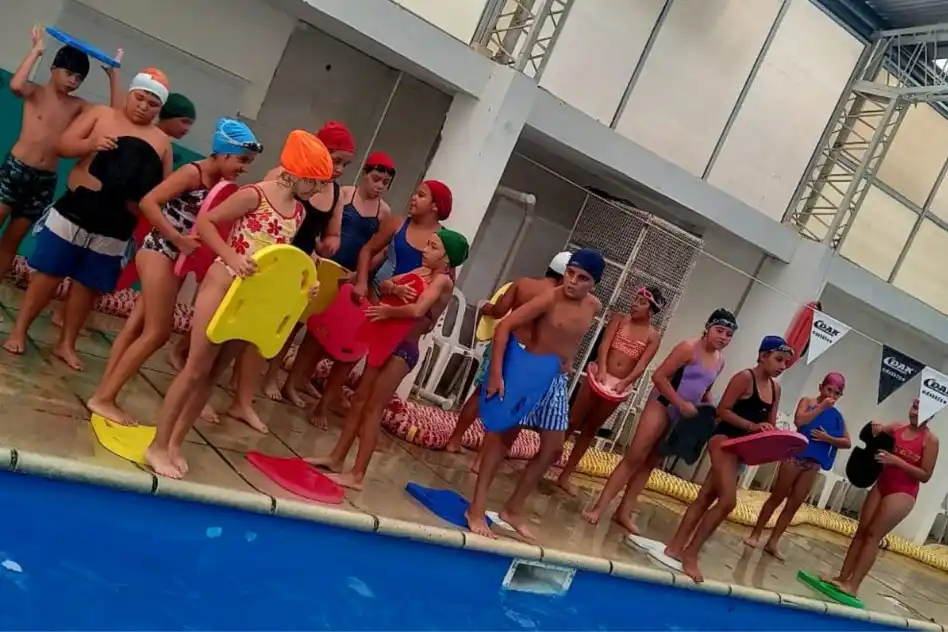 Más de 60 chicos de Enrique Carbó disfrutan de las Acciones de Verano