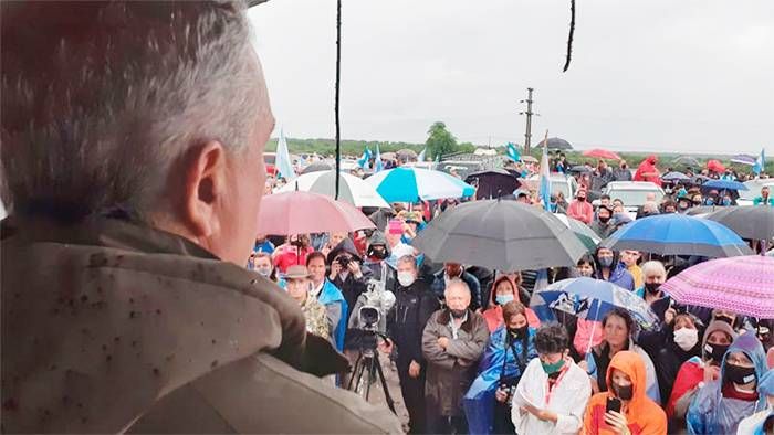 Ruralistas respaldaron a los hermanos Etchevehere frente a la estancia Casa Nueva