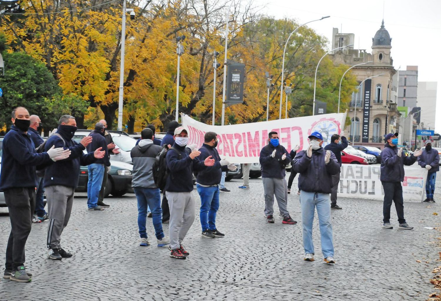 Sin respuestas tras siete meses, trabajadores de Loimar sacaron su lucha a la calle