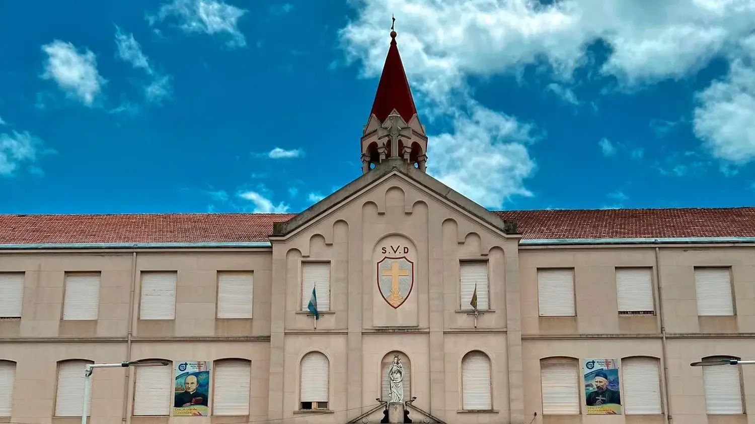 Los casos, expresó SADOP, se registran en el Colegio Verbo Divino.