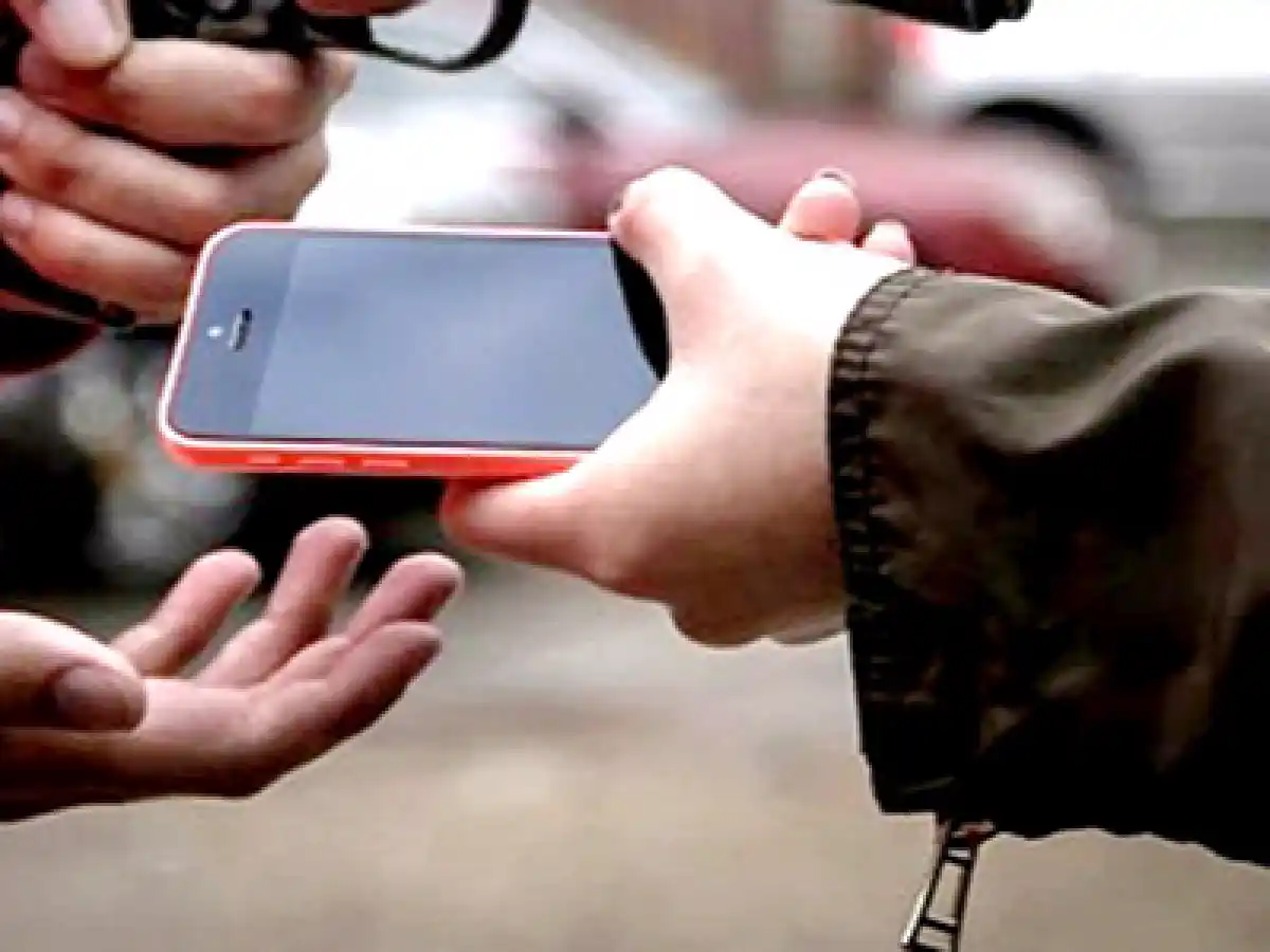 Inseguridad: siguen los arrebatos de celulares 