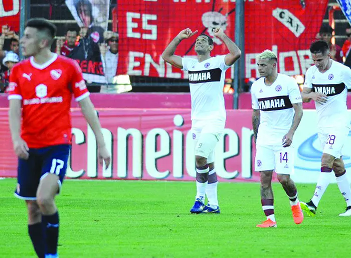 Lanús semifinalista