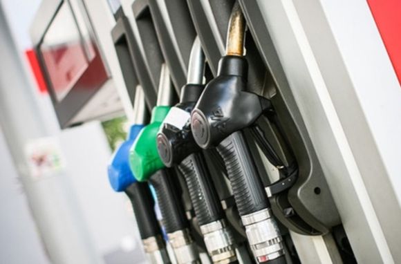 Presentan proyecto de autodespacho de combustible y gremios se oponen