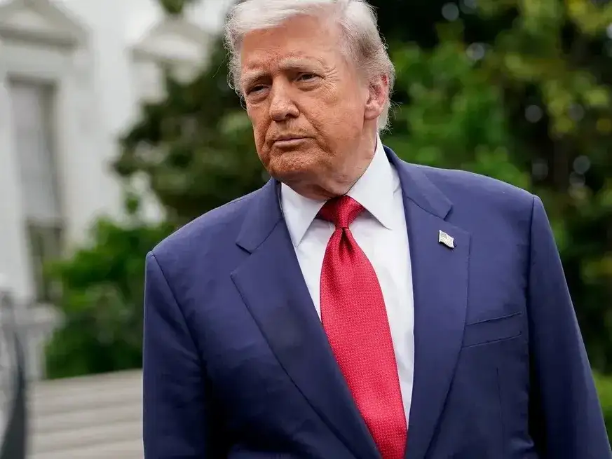 “El tiempo se acaba”, escribió Trump, recordando que cuando Irán no negoció en el pasado, se llevó a cabo una operación militar.