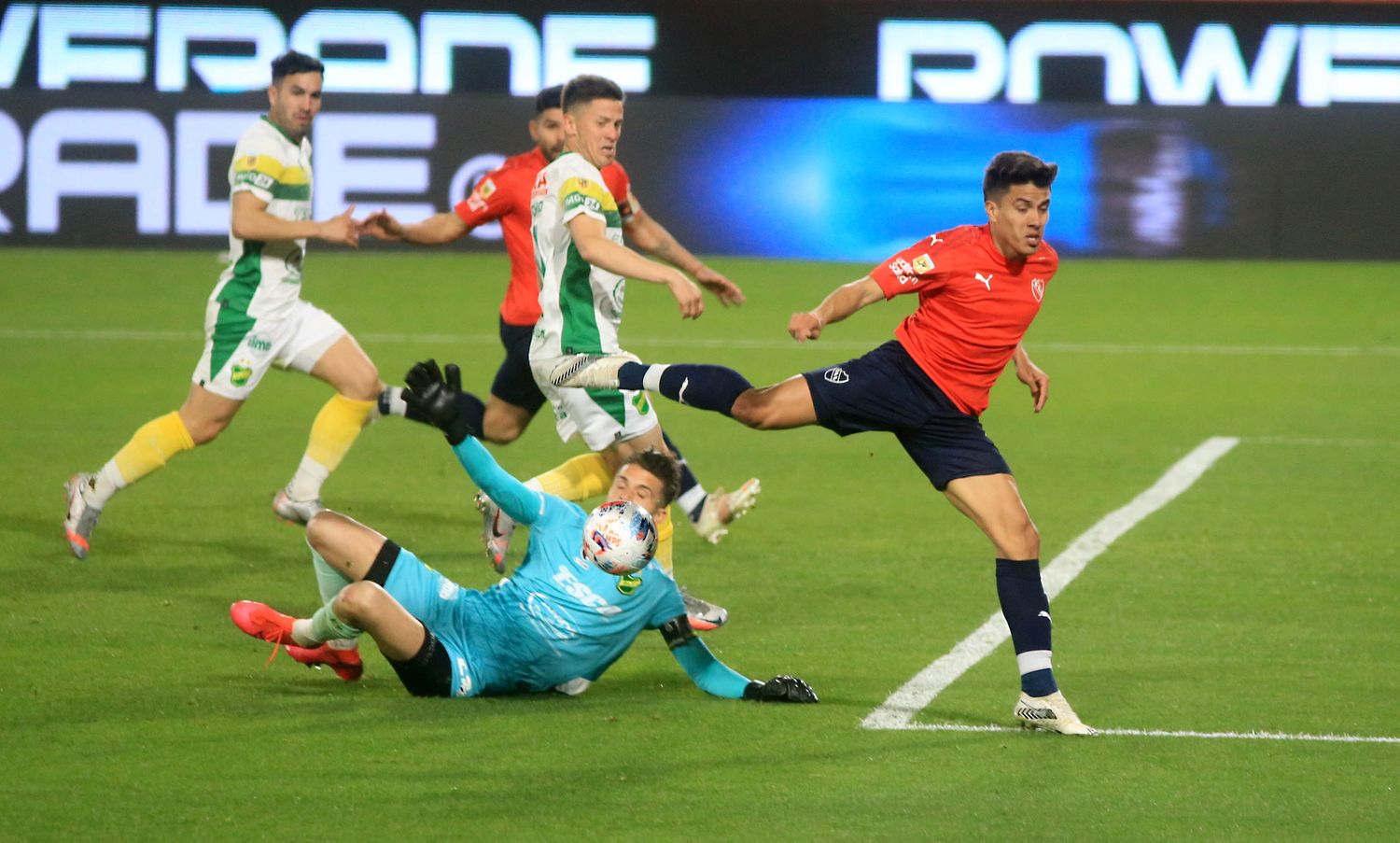 En Tucumán, Independiente arriesga la punta y el invicto